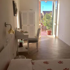 https://la-terrazza-sui-miracoli.it-tuscanyhotel.com