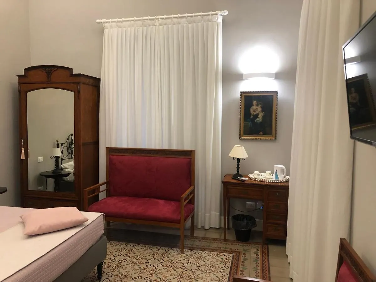 Palazzo Pastura B&B And Apartments CTA 0*,  Italia