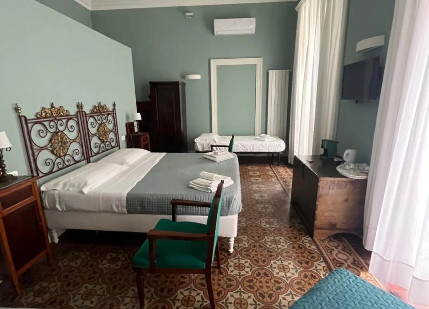 Palazzo Pastura B&B And Apartments CTA Pensión